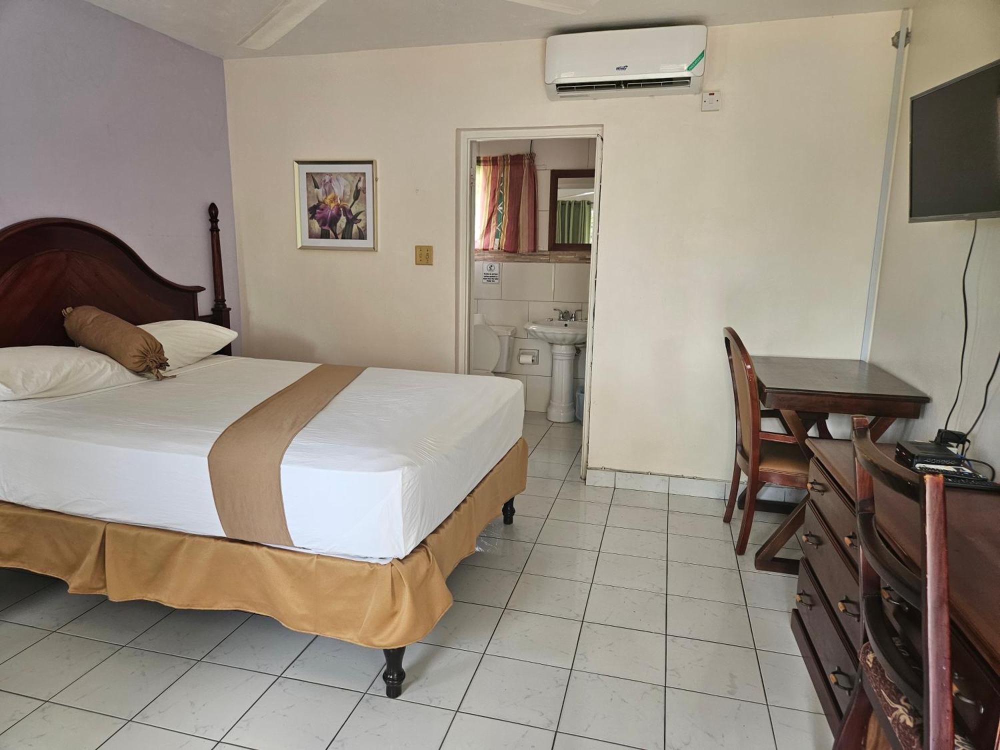 Palm Bay Guest House & Restaurant Бухта Монтего Экстерьер фото